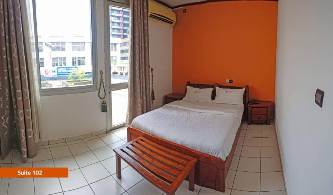 Hotel Le Majestic Douala Exterior photo